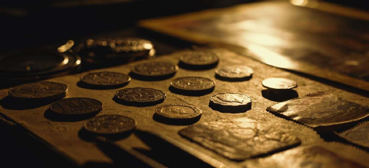 Toprağın Altındaki Altınlara Üzülen Cimrinin Hikayesi